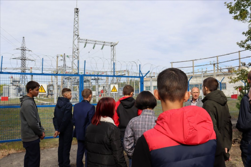 Экскурсия студентов на электросетевой объект АО «РЭС»